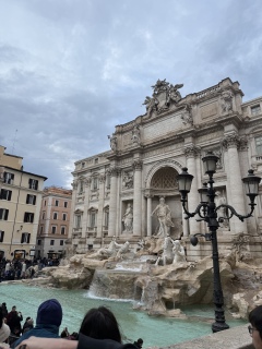 �g�����B�̐�